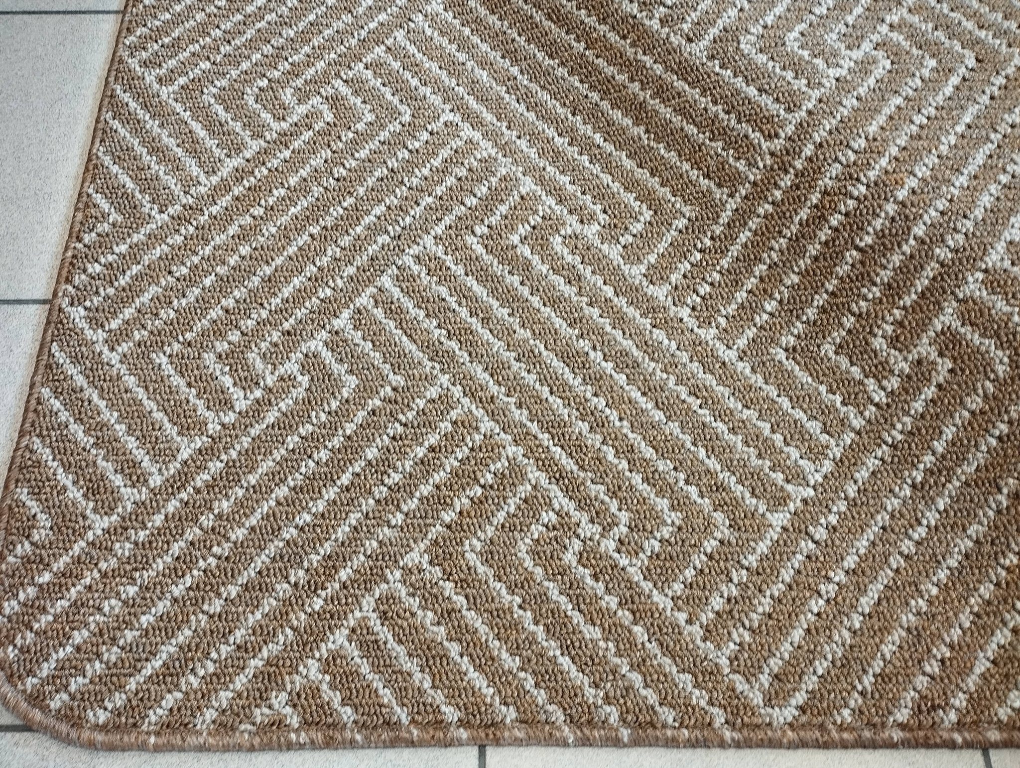 Μοκέτα ΝIKOTEX BURMA 62 KASTANO-SAND με υπόστρωμα Λάτεξ - Αντιολισθητικό - Image 3