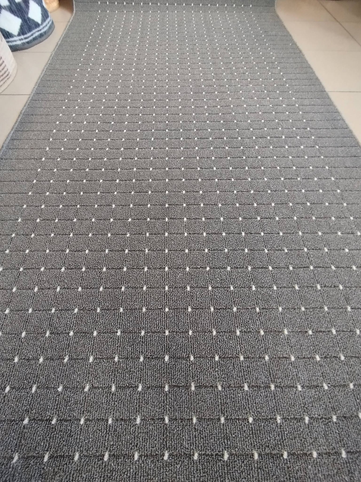 Διάδρομος Αντιολισθητικός Nikotex Stanford Dark Grey – 100εκ πλάτος - Image 3